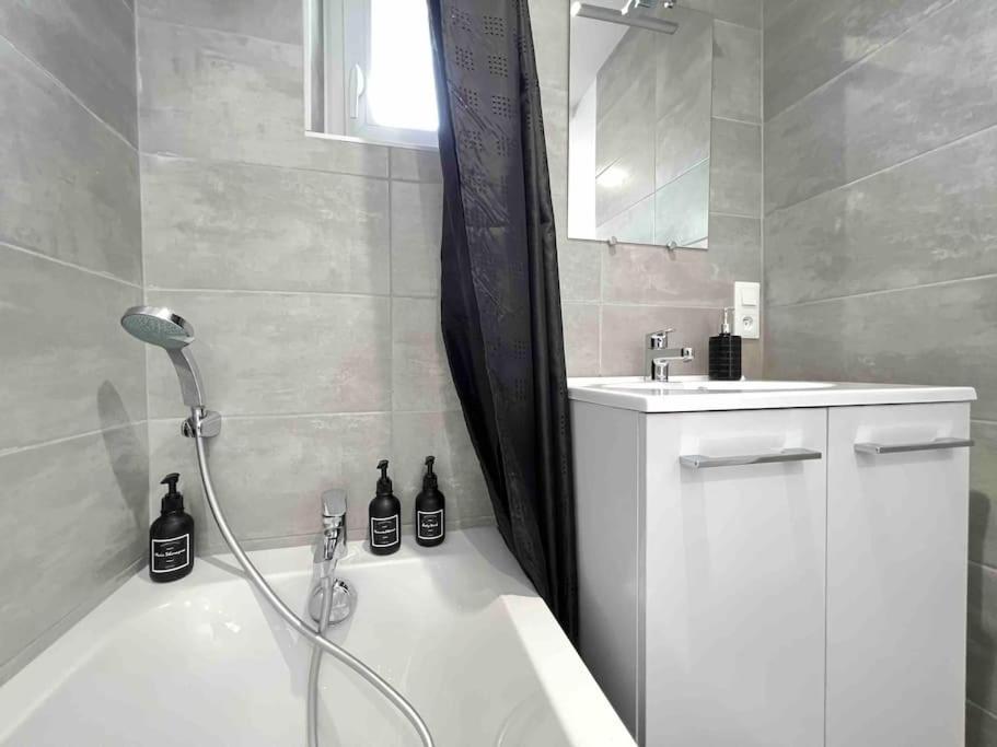 Appartement Avec Terrasse, Climatisation Et Parking Prive ! Le Teil Ngoại thất bức ảnh